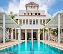 The Kasbah Clubhouse has traditional Swahili architecture with a modern twist. The white house is reflected in its central swimming pool, and has open air lounges on either side.

The 2 apartments and 4 suites are spacious, and elegantly designed, with white walls, open ceiling beams and
