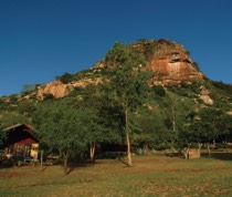 Formerly a hunters’ camp, Rockside Camp is situated at the foot of a rocky kopje known as Kale 1. The camp is personally hosted by its owners, Mark and Nana Tozer. This striking location offers the option of climbing the kopje, or of admiring it from